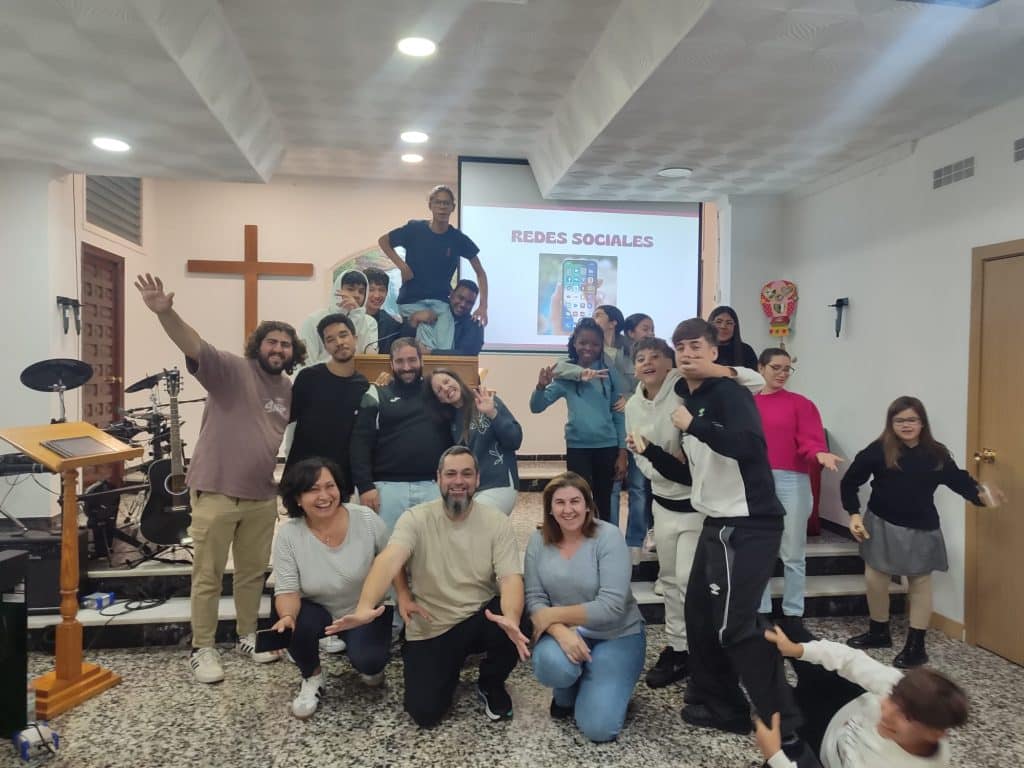 jovenes y niños (14)