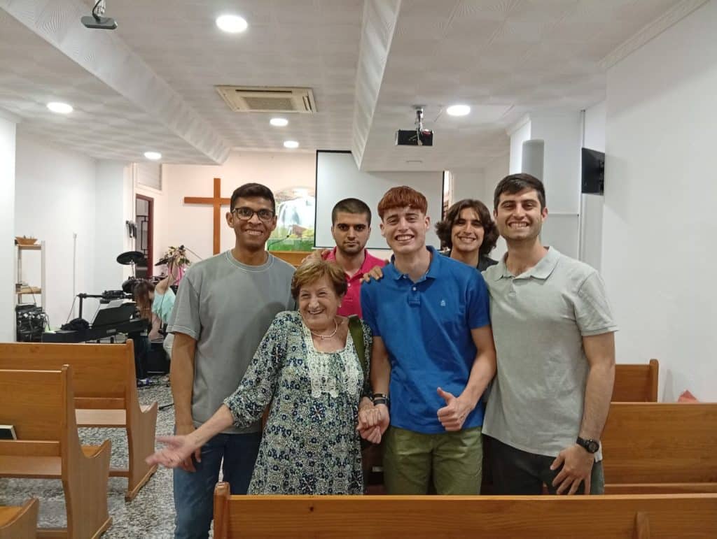 jovenes y niños (7)